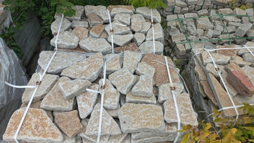 Плитняк гранитный галтованный купить в Омской области