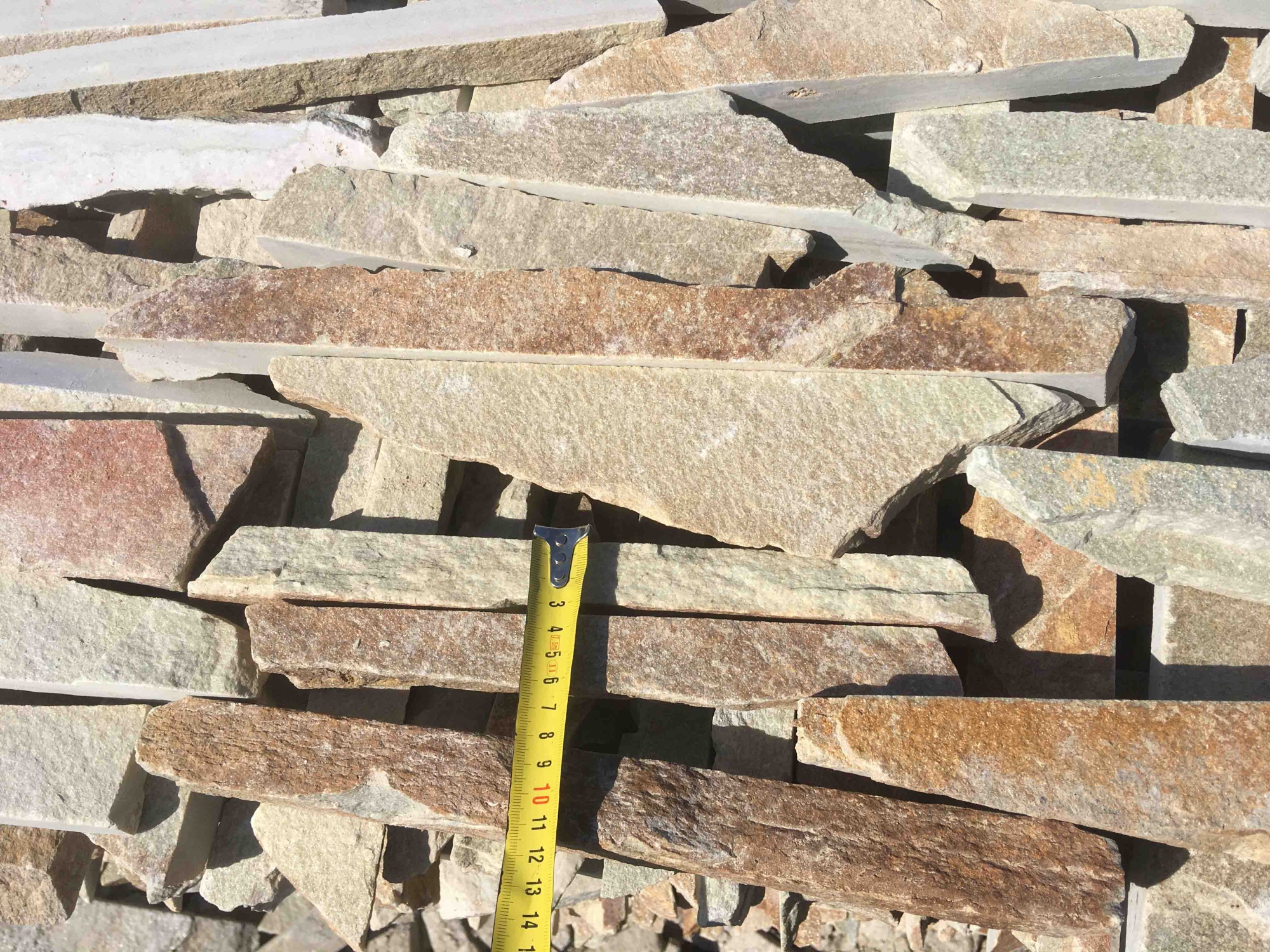 Горбушка златолит золотистый для облицовки купить в Омской области