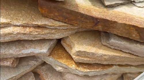 Плитняк златолит жёлтый золотистый для отмостки купить в Омской области