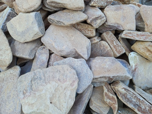 Златолит жёлтый, жёлто-зелёный глыбки и валуны для ланшафтного дизайна купить в Омской области