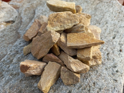 Златолит жёлтый декоративная каменная крошка купить в Омской области