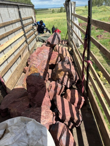 Ландшафтные глыбы красно-фиолетовые 200-1000 килограмм купить в Омской области