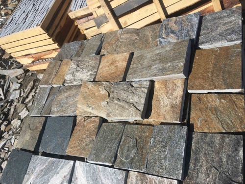 Плитка пилёная златолит Уральский для цоколя, отмостки купить в Омской области