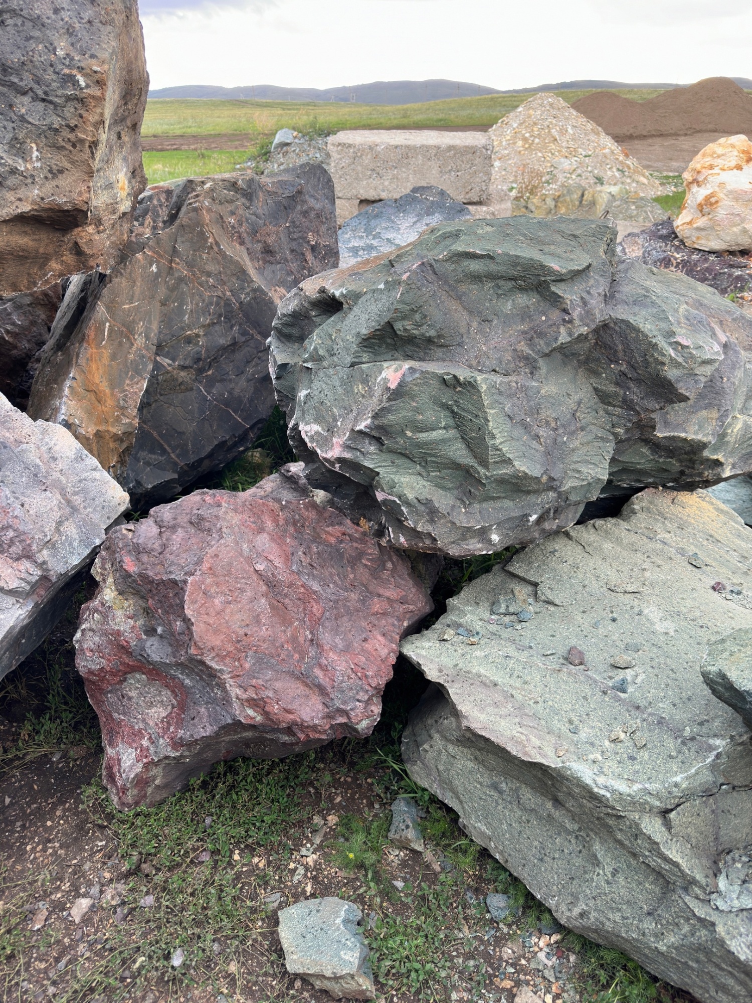 Камни для ландшафтного дизайна зелёные 10-60 килограмм купить в Омской области