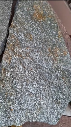 Плитняк златолит серебристый для цоколя, отмостки купить в Омской области