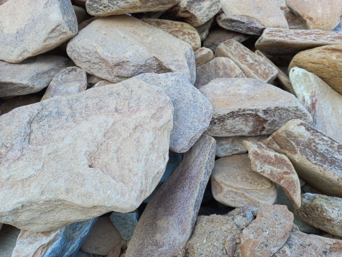 Златолит жёлтый, жёлто-зелёный глыбки и валуны для ланшафтного дизайна купить в Омской области