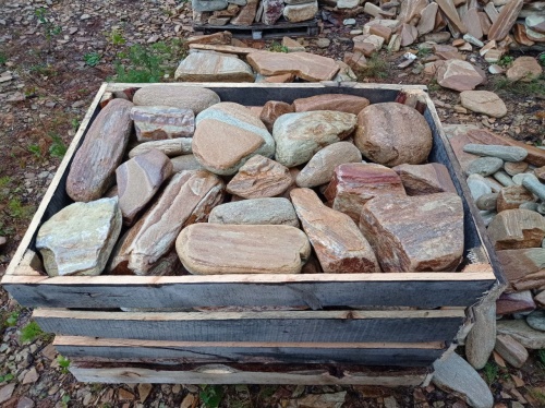 Златолит жёлтый, жёлто-зелёный глыбки и валуны для ланшафтного дизайна купить в Омской области