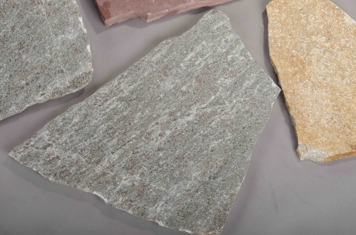 Плитняк златолит Уральский для цоколя, отмостки купить в Омской области