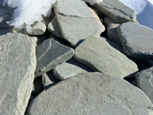 Плитняк златолит зелёный галтованный для фасада купить в Омской области