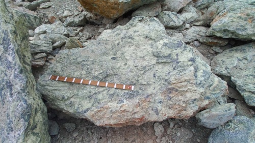 Купить змеевик ландшафтные валуны