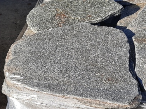 Златолит серебристый галтованный для цоколя купить в Омской области