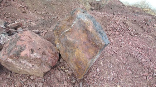 Яшма ландшафтные валуны